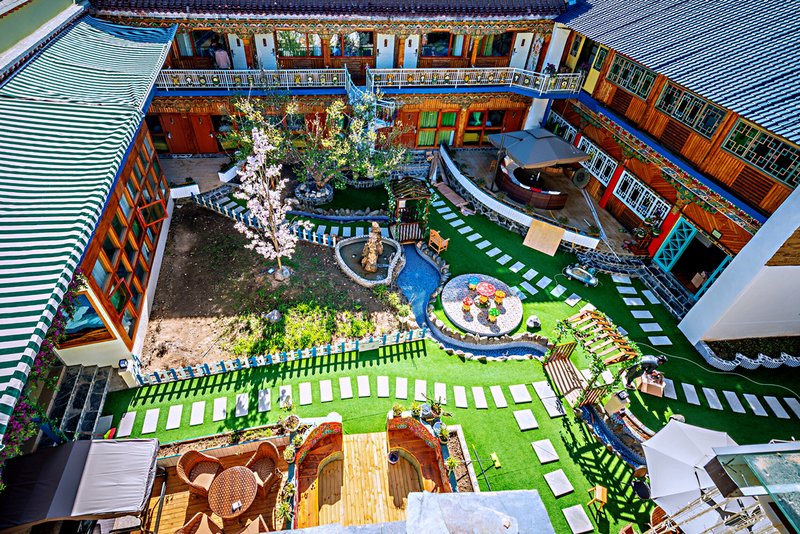 Dear ZhaiZhai Hot spring lodgesOver view