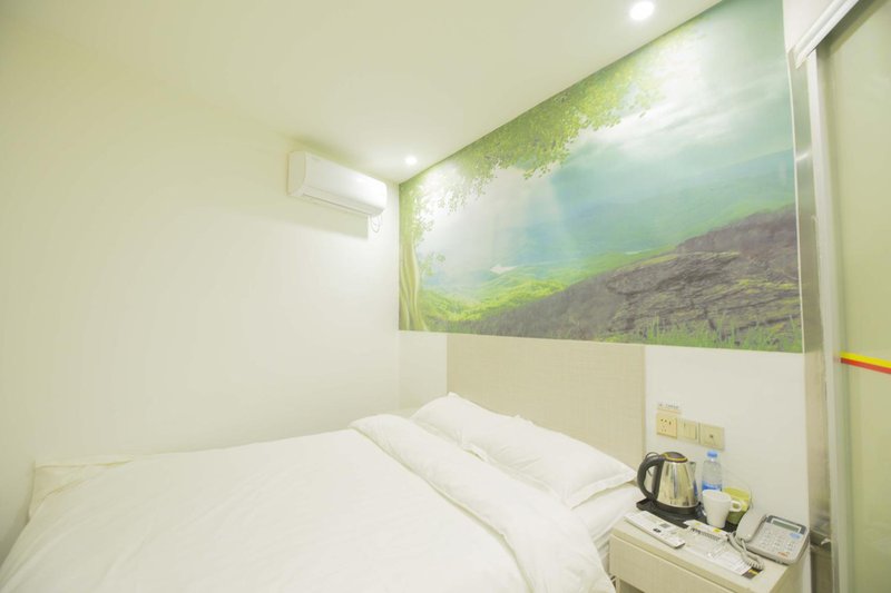 super8hotel Guest Room