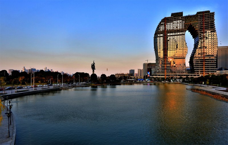 Vienna Classic Hotel (Hangzhou Binjiang Store) Over view