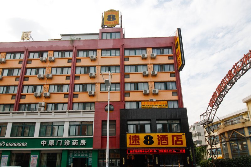 Super 8 Hotel Over view