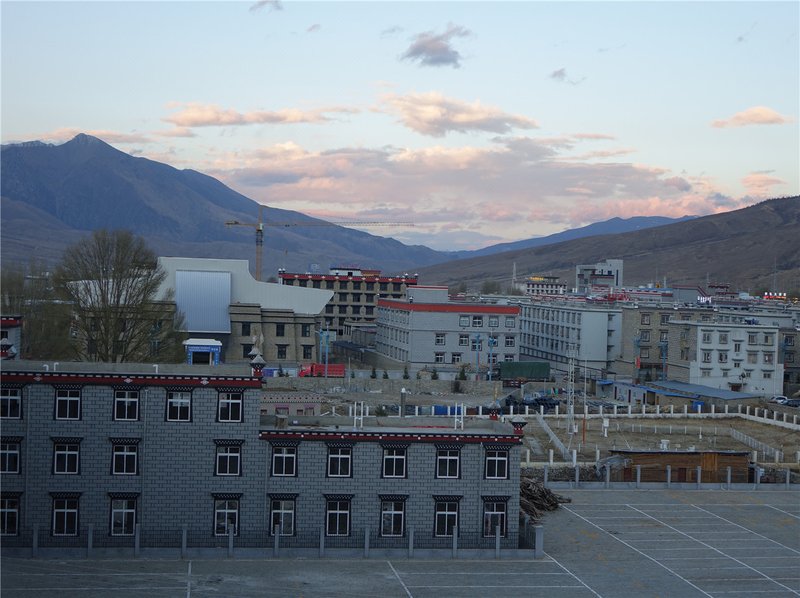 Daocheng Xile Hotel Over view