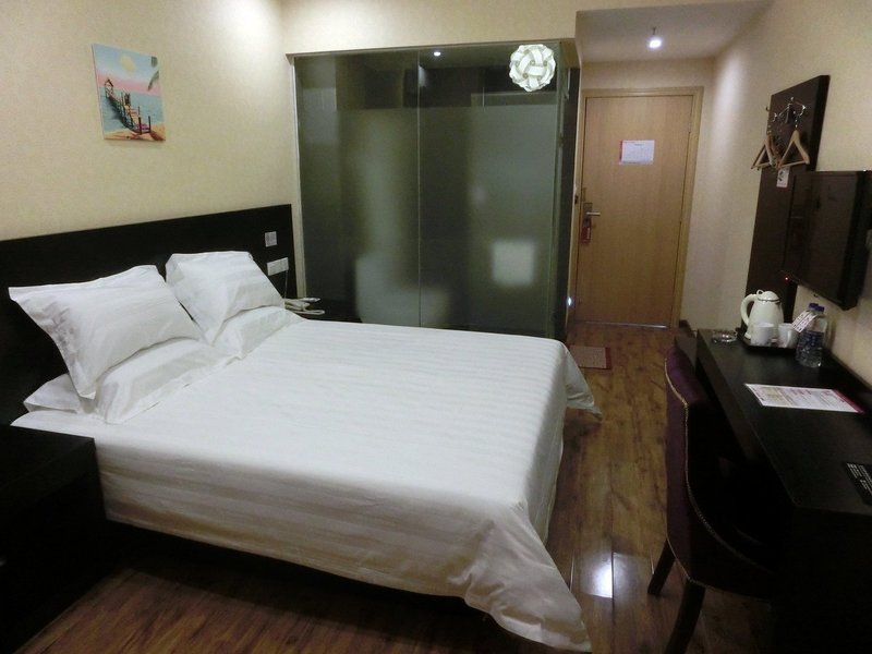 URBAN HOTEL GROUP Guest Room