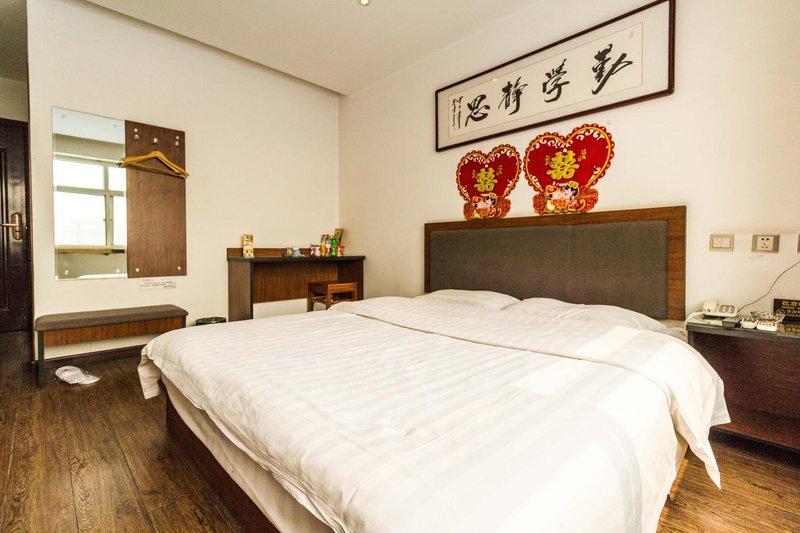 Dingzhou Canmei Hotel Guest Room