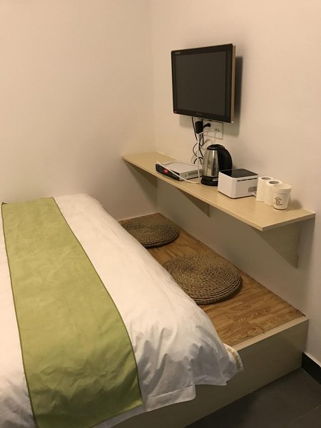 Y house hotel Guest Room