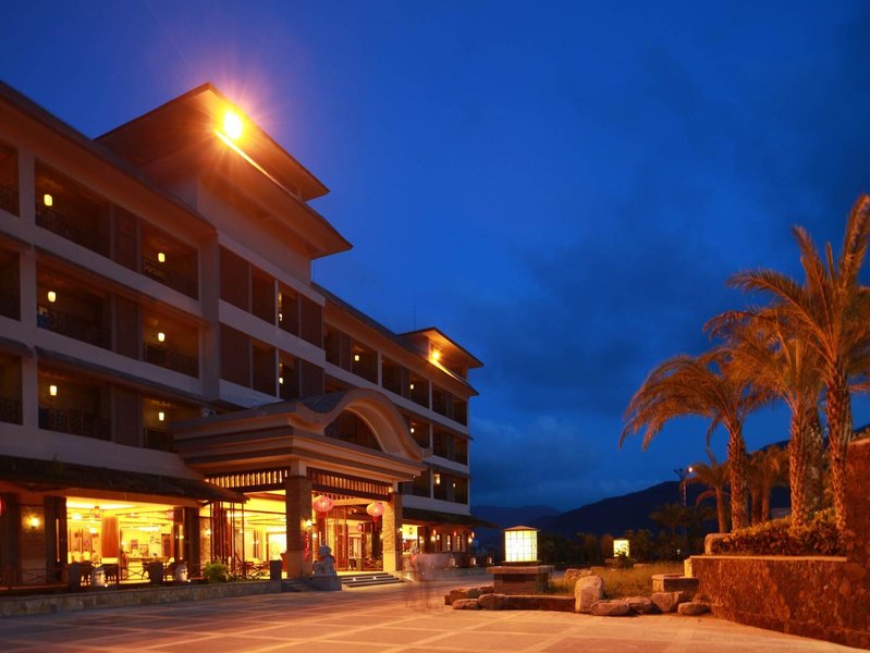 Small Fish Hotspring Resort Over view