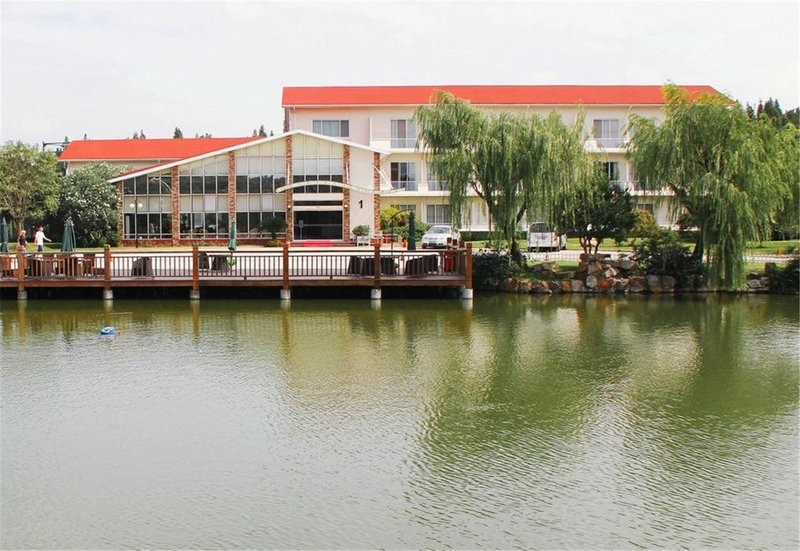 Shang Lake Garden Hotel Over view