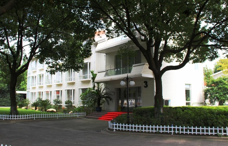 Shang Lake Garden Hotel Over view