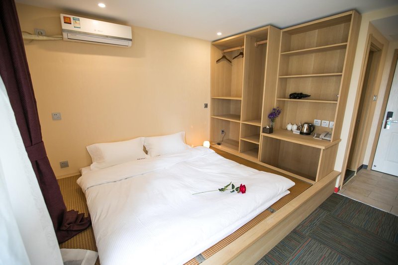 Sunshine Garden HotelGuest Room