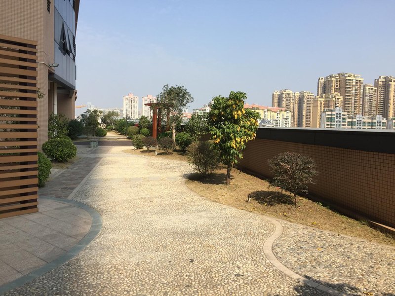 Elizabeth Apartment Hotel Over view