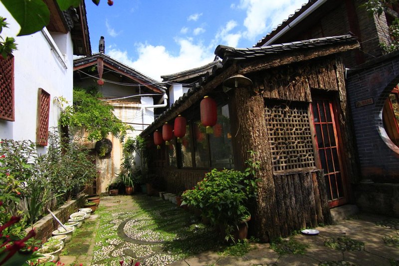 Lijiang Ziteng Inn Over view