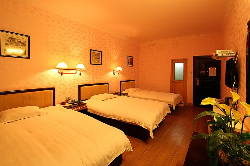 Yangshuo Hongri Hotel (Yangshuo West Street Branch) Guest Room