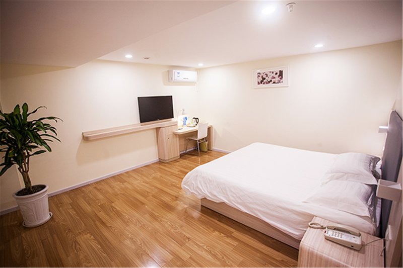 Hanting Hotel Guest Room