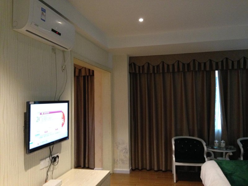 Yingde Qili Business Hotel Guest Room