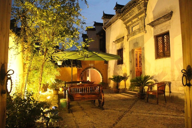 Eight rooms Over view