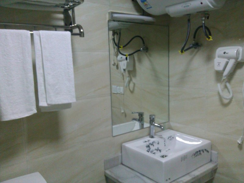 Bamboo City Holiday Hotel Guest Room