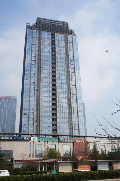 Qingdao Yilan Xinsu Hotel (Shilaoren bathing beach, International Convention and Exhibition Center) Over view