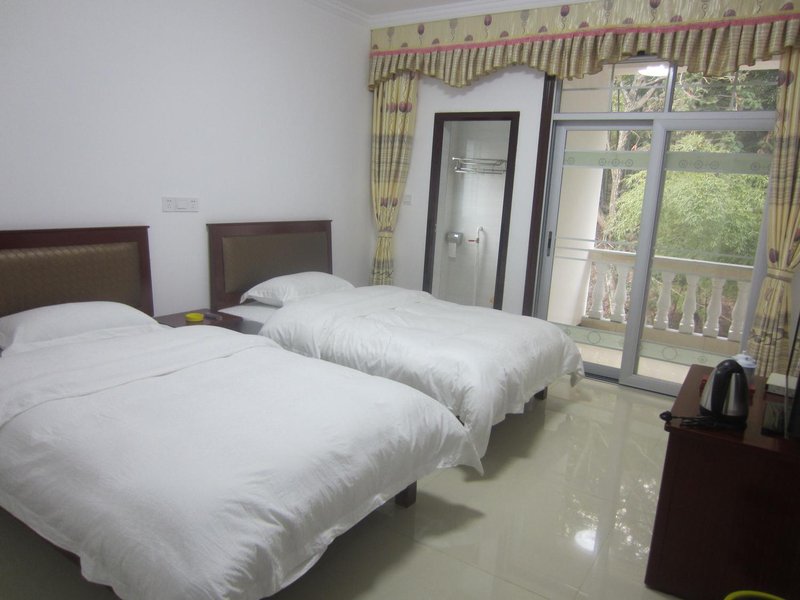Nanyue Palm Trees Farmhouse Guest Room