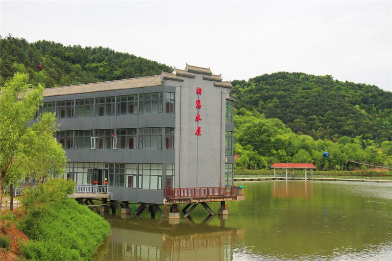 Acacia water house Over view