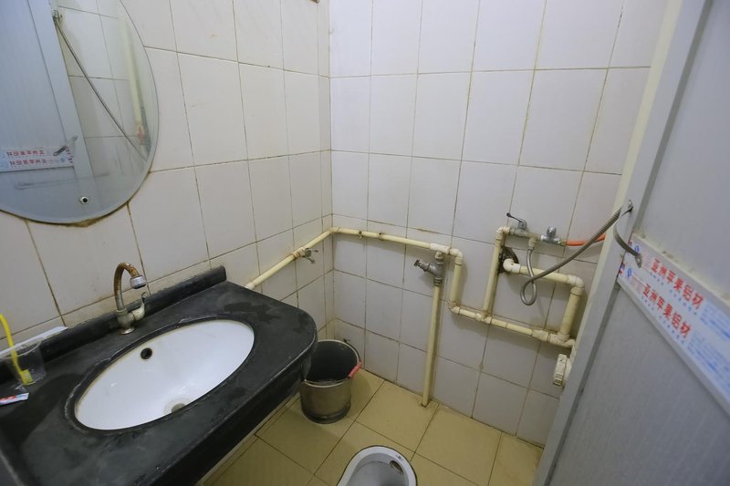 Bai Li hotel guestsOther