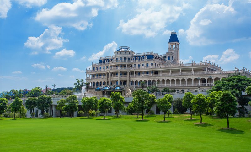 Schonbrunn Hotel Over view