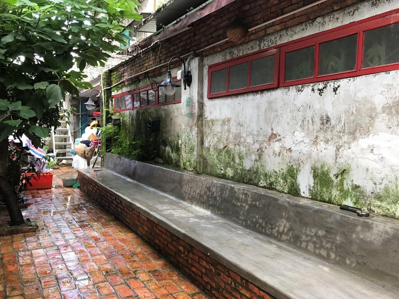 Neighbor SixOver view