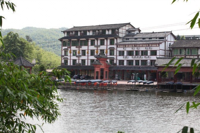 Zhuhai Yue Sheng Hotel Yibin Over view