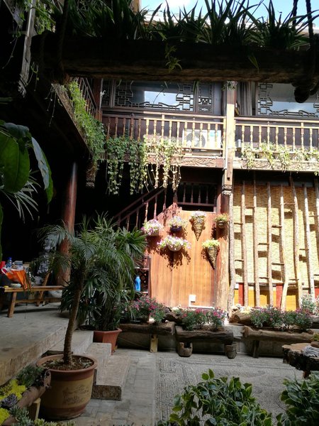 Yuanlai Zaizhe Boutique Hostel Lijiang Over view