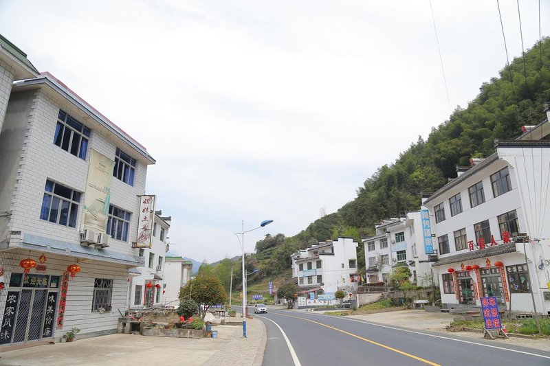 Jiemei Tucaiguan Hostel Over view