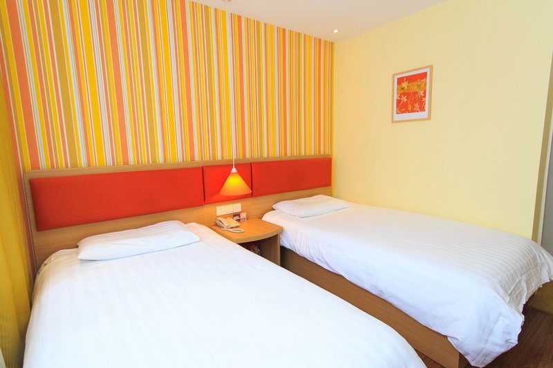 Home Inn HotelGuest Room