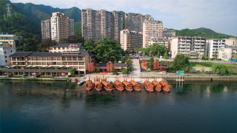 Luotong Jiuxing Fishing Village Over view