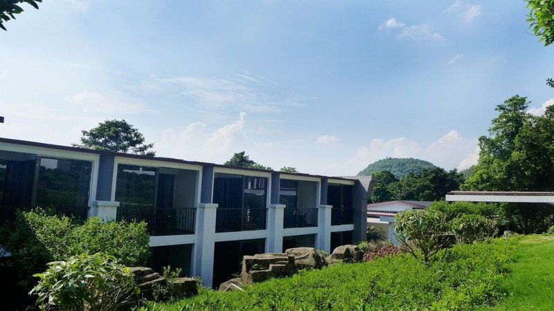 Xiqiao Mountain Hotel Over view