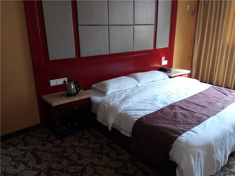 Lanbowan Hotel Guest Room