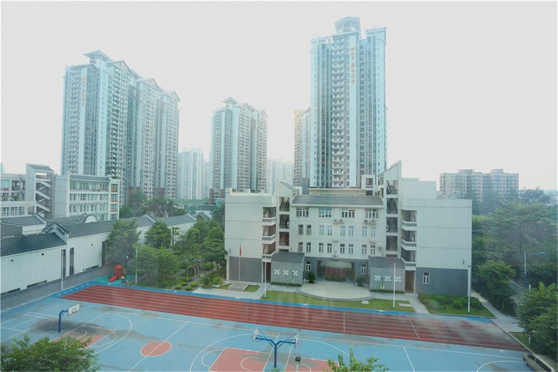 Hip Hop Apartment Hotel (Guangzhou Railway Station Xiwan Road) Over view