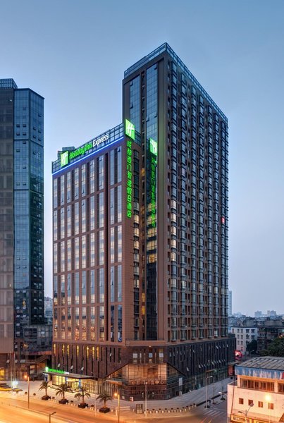 Holiday Inn Express Chengdu West Gate over view