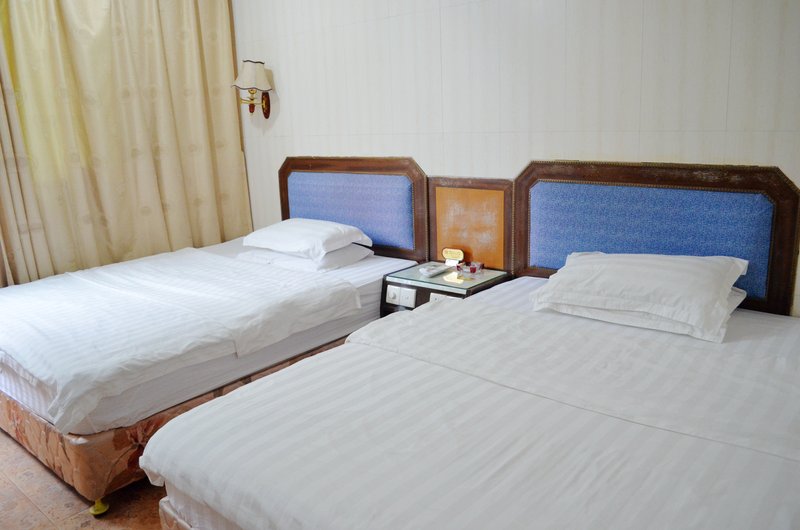 Huitong Hotel Guest Room