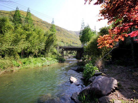 Mogan Mountain green Creek hillsOver view