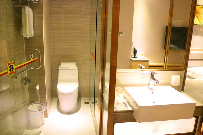 Super 8 Hotel  Guest Room