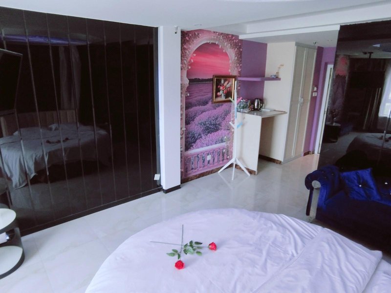 A Suite 8F Theme HotelGuest Room