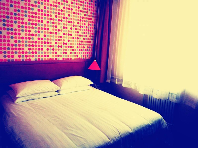 Home Inn (Karamay Tianshan Road Broadcast & TV Station)Guest Room