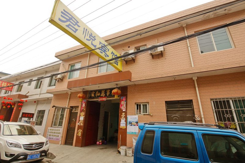 Everest Hostel Over view