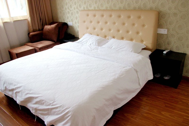 Baifenghui Business Hotel Yangzhou ShouxihuGuest Room