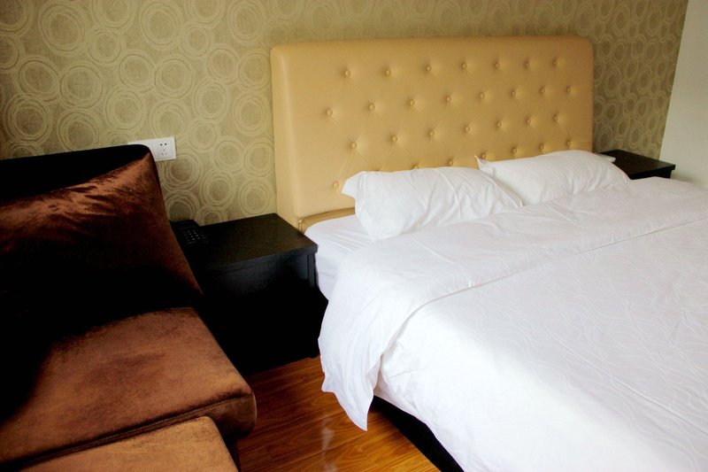 Baifenghui Business Hotel Yangzhou ShouxihuGuest Room