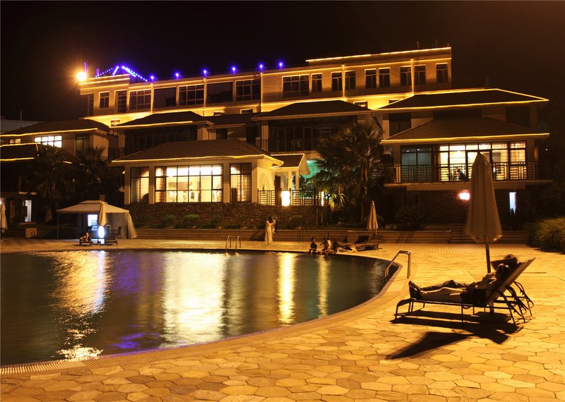 Phoenix Island Hotel over view