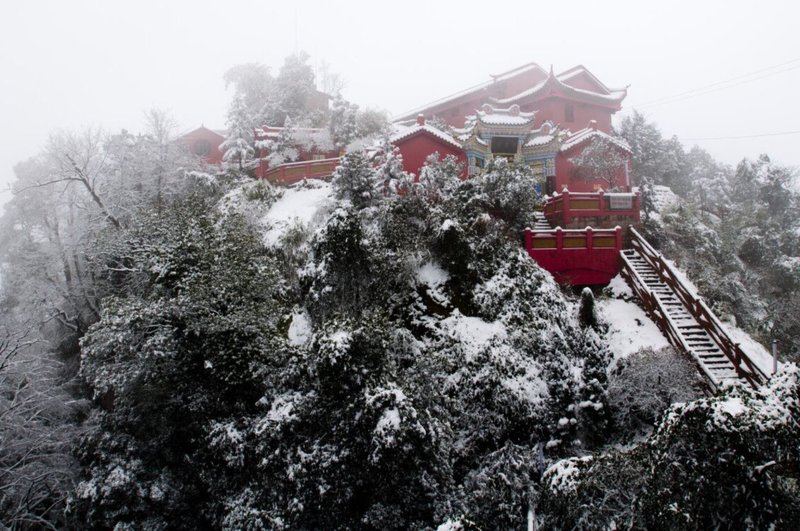 Gujian Mountain Yangtze River Hotel Over view