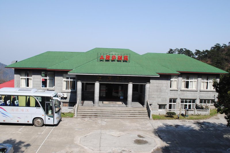 Xinlu Hotel Over view