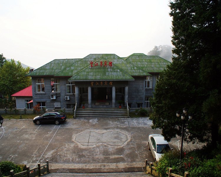 Xinlu Hotel Over view