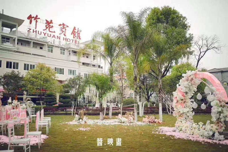 Shunchang Zhuyuan Hotel over view