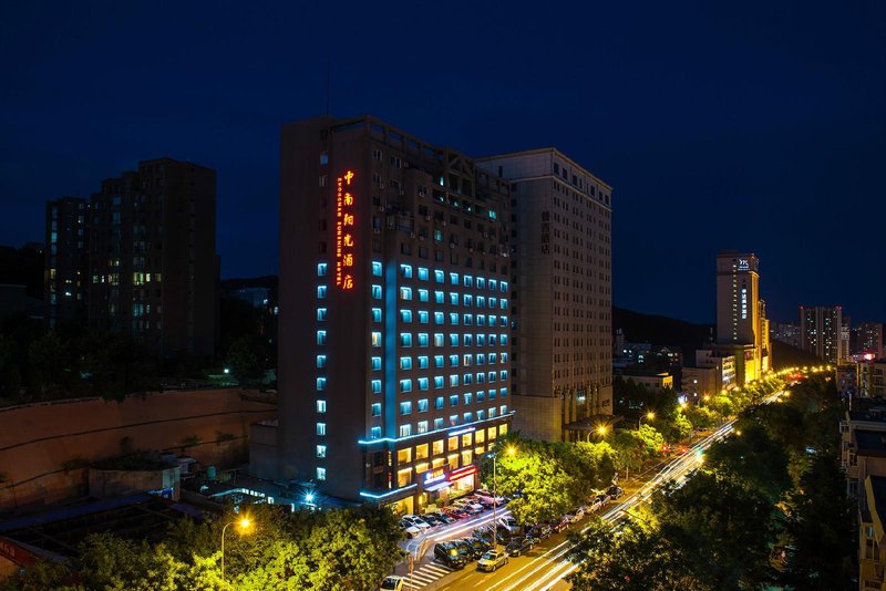 Zhongnan Sunny Hotel Over view