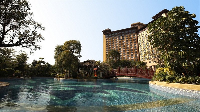 Guangdong Deer Lake Spa Holiday Hotel over view