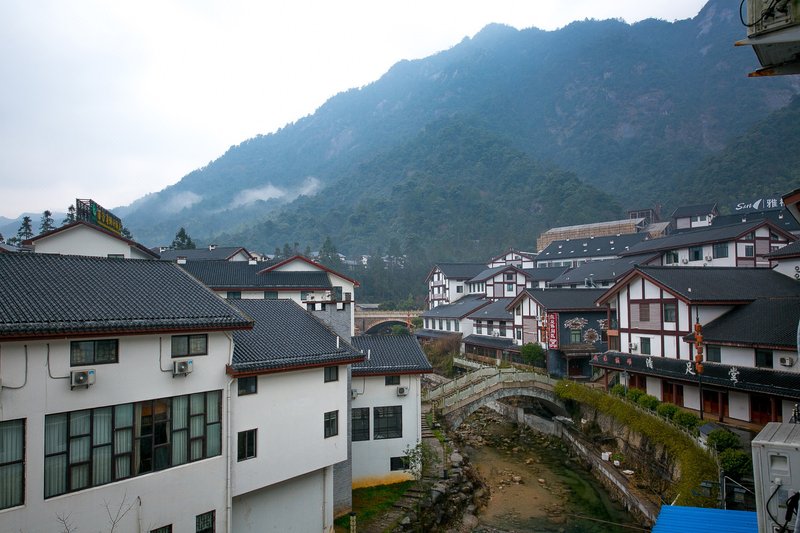 Fengfeng Hotel Over view